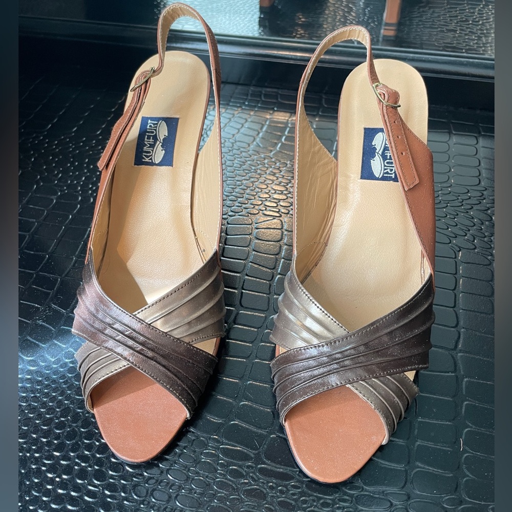Kumfurt Cross Leather Heels